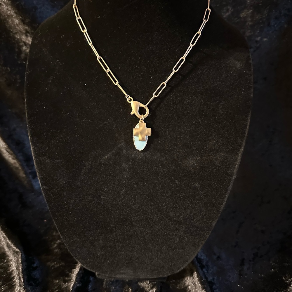 NWT Anne Marie Gold Pendant Necklace